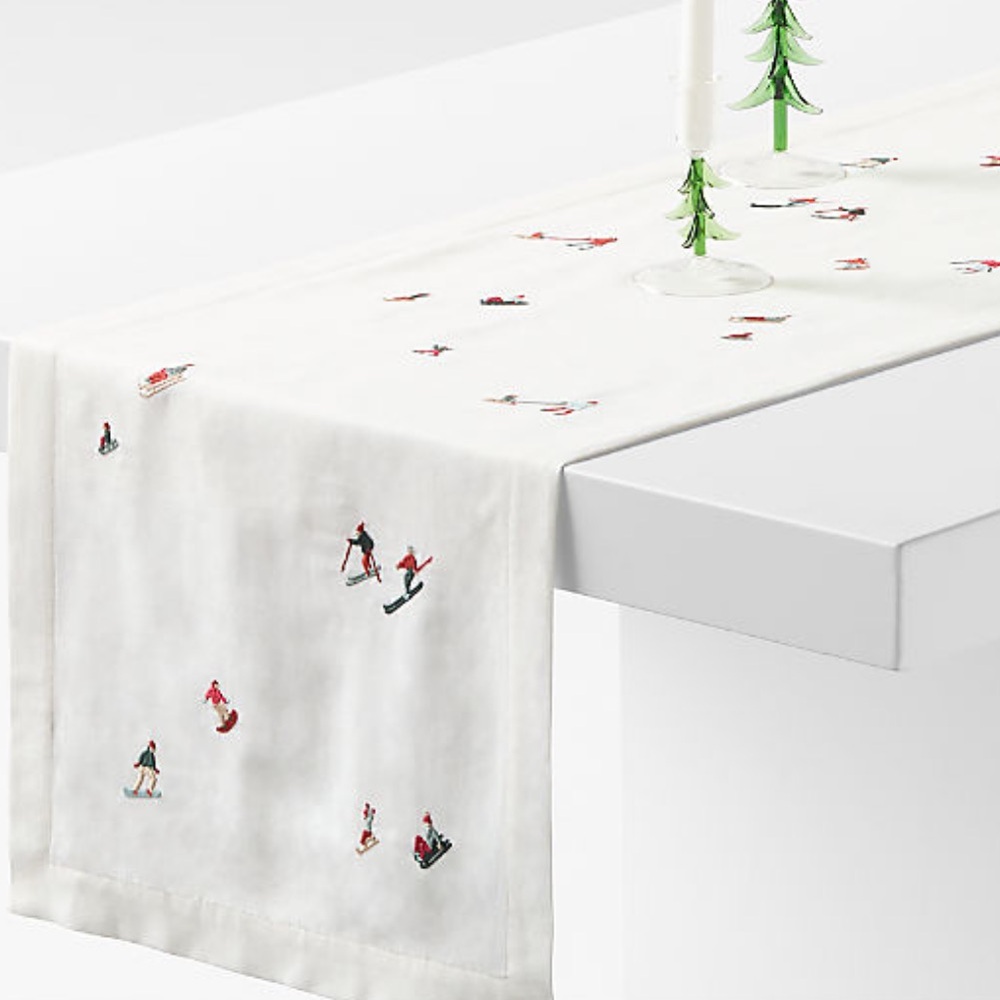 New! 🏂 ⛷️🎿 Crate&Barrel White Table Runner with Skier Embroidered 120”